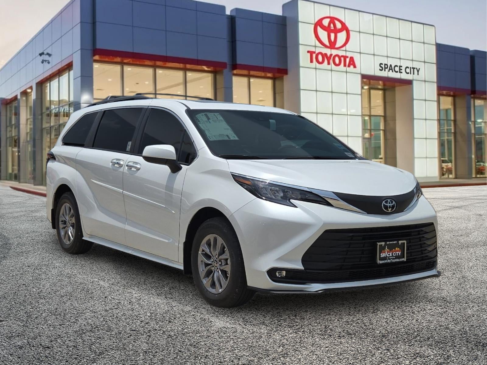 2026 Toyota Sienna XLE 8 Passenger