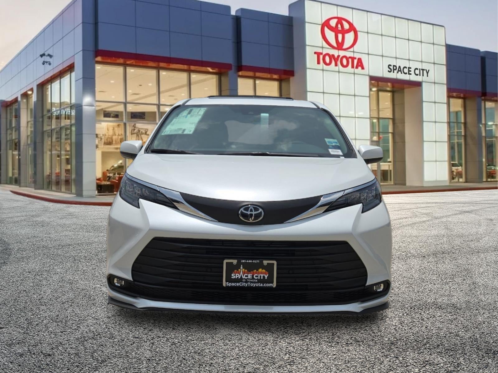2026 Toyota Sienna XLE 8 Passenger