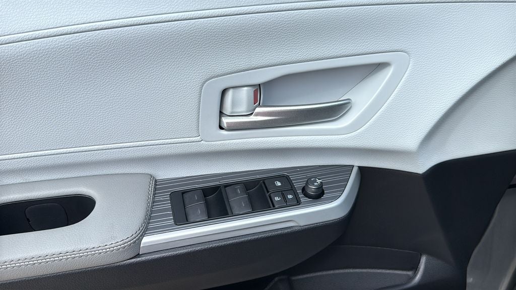 2026 Toyota Sienna XLE 8 Passenger