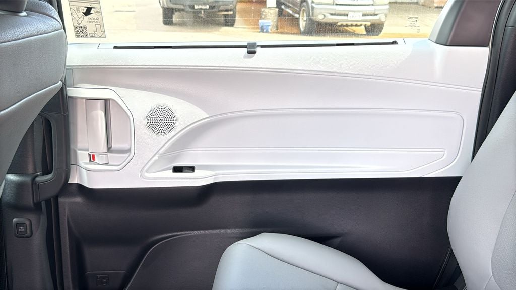 2026 Toyota Sienna XLE 8 Passenger