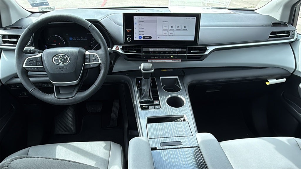 2026 Toyota Sienna XLE 8 Passenger