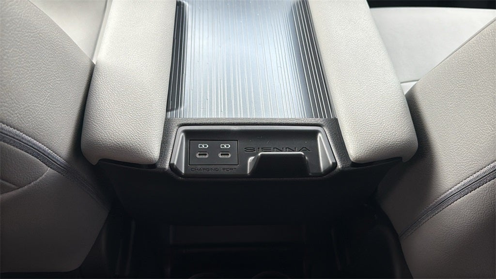 2026 Toyota Sienna XLE 8 Passenger