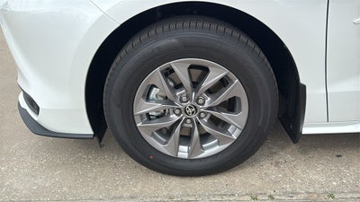 2026 Toyota Sienna XLE 8 Passenger