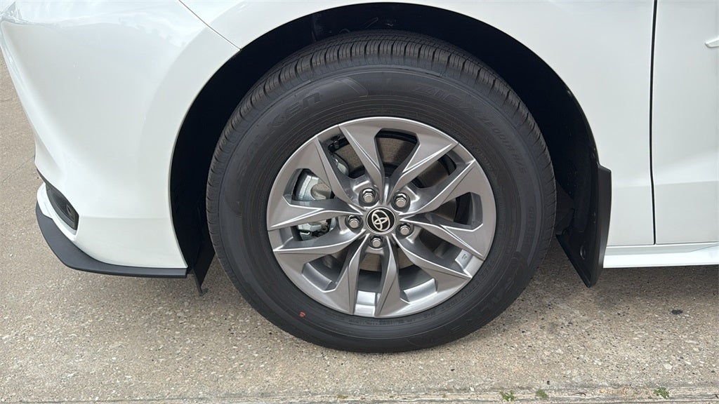 2026 Toyota Sienna XLE 8 Passenger