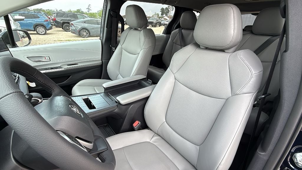 2026 Toyota Sienna XLE 8 Passenger