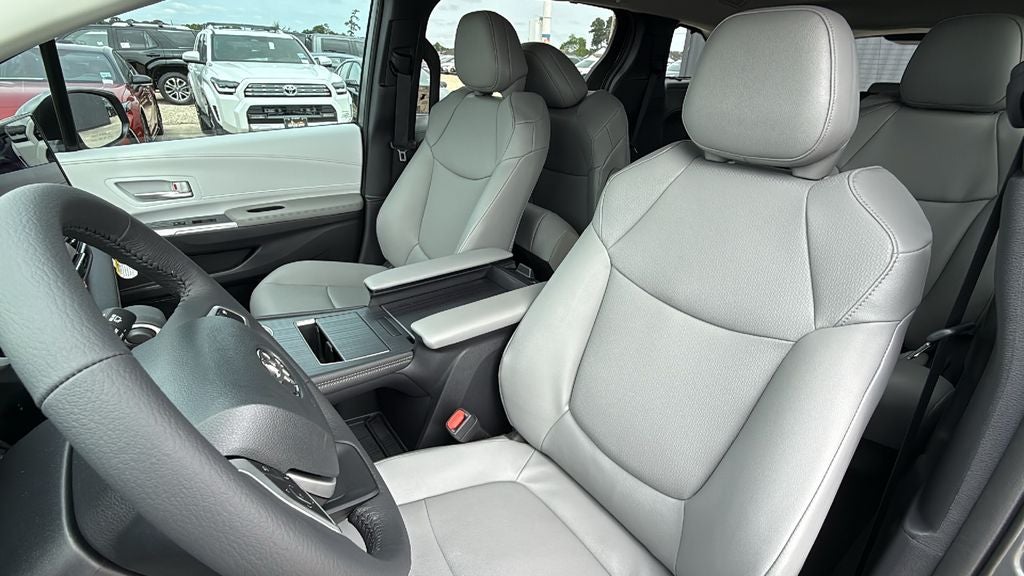 2026 Toyota Sienna XLE 8 Passenger