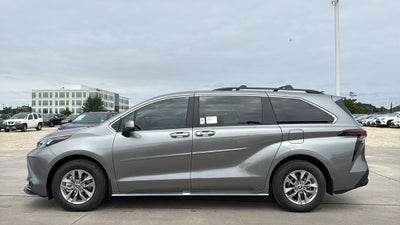 2026 Toyota Sienna XLE 8 Passenger