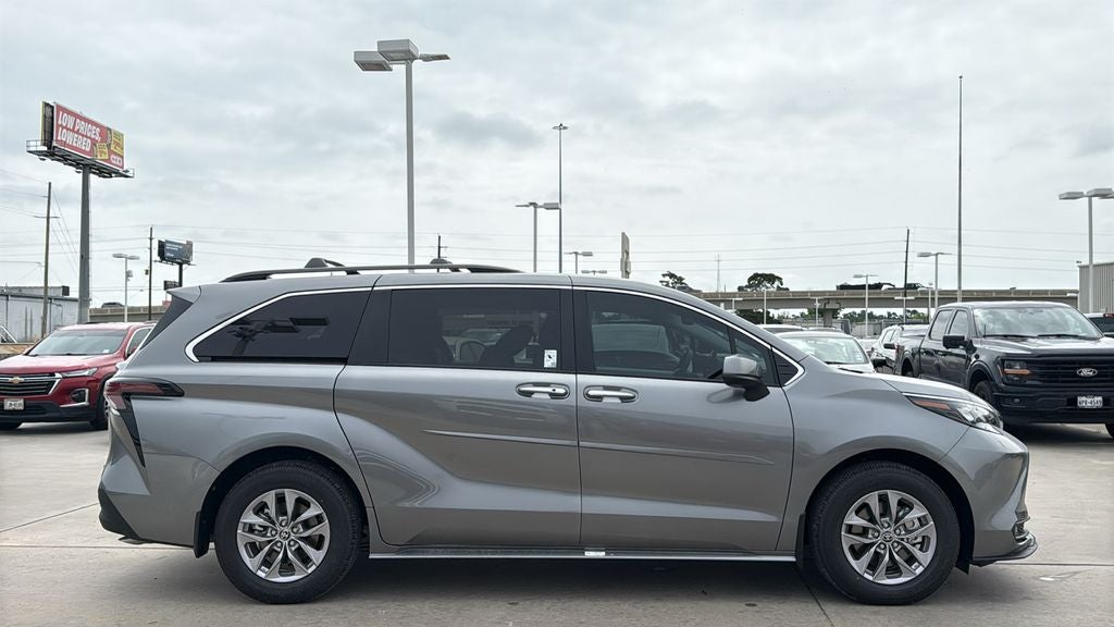 2026 Toyota Sienna XLE 8 Passenger