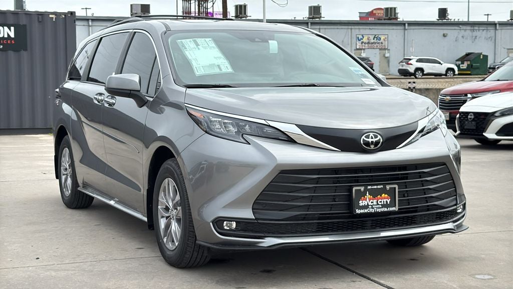 2026 Toyota Sienna XLE 8 Passenger