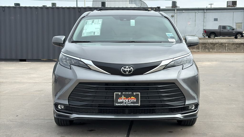 2026 Toyota Sienna XLE 8 Passenger
