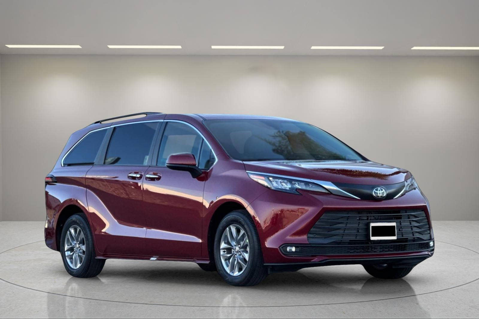 2026 Toyota Sienna XLE 8 Passenger