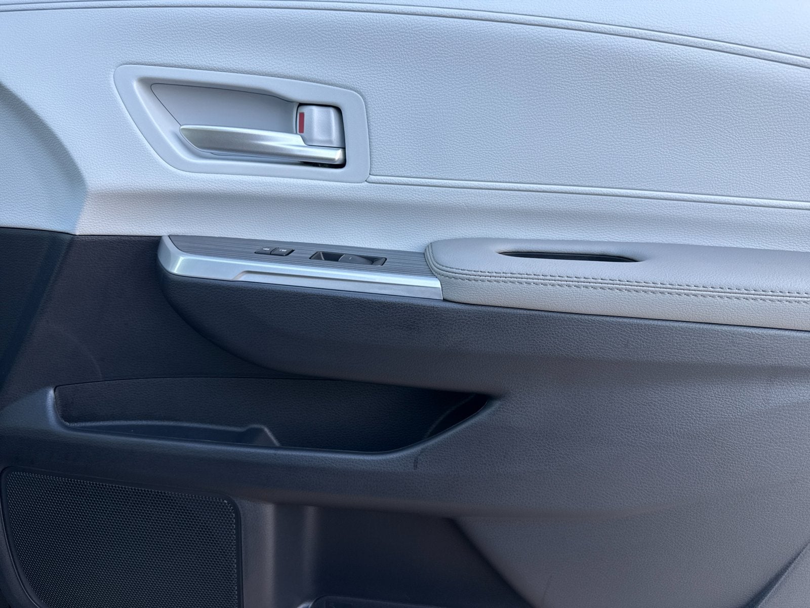 2026 Toyota Sienna XLE 8 Passenger