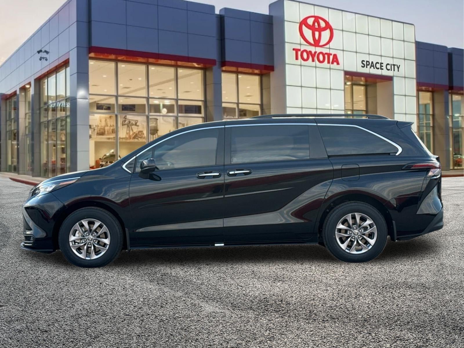 2026 Toyota Sienna XLE 8 Passenger