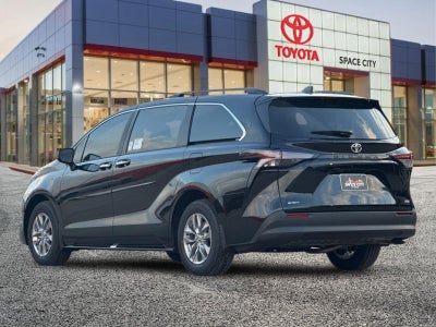 2026 Toyota Sienna XLE 8 Passenger