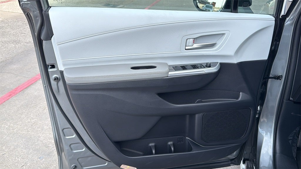 2026 Toyota Sienna XLE 8 Passenger