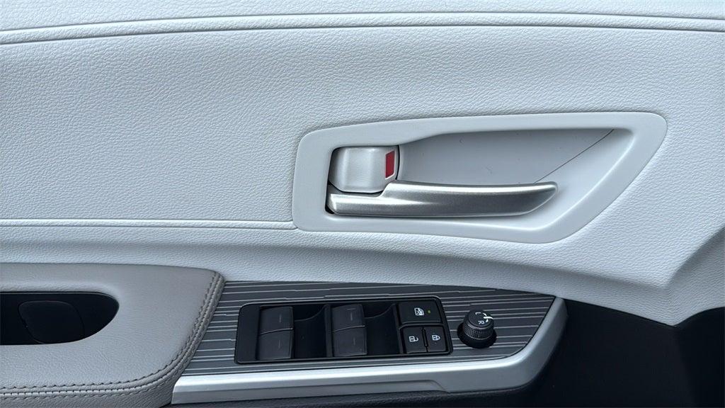 2026 Toyota Sienna XLE 8 Passenger