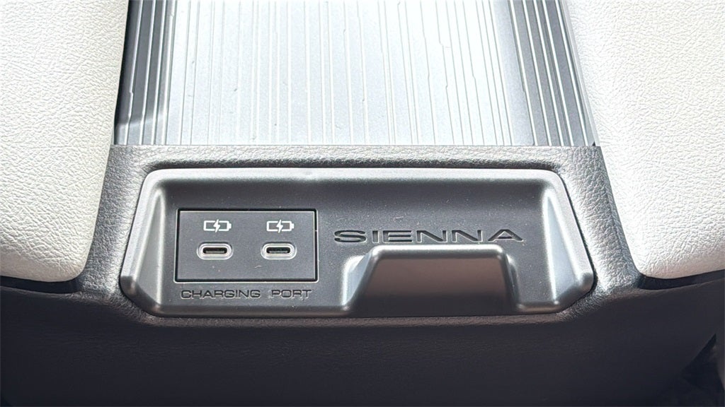 2026 Toyota Sienna XLE 8 Passenger