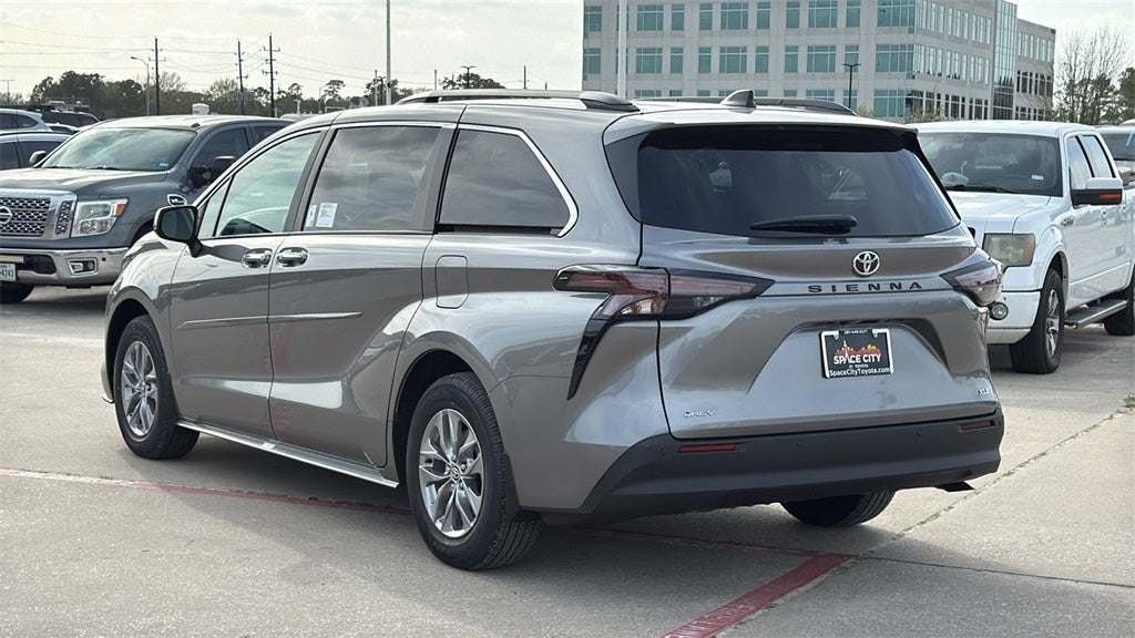 2026 Toyota Sienna XLE 8 Passenger