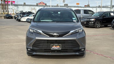 2026 Toyota Sienna XLE 8 Passenger