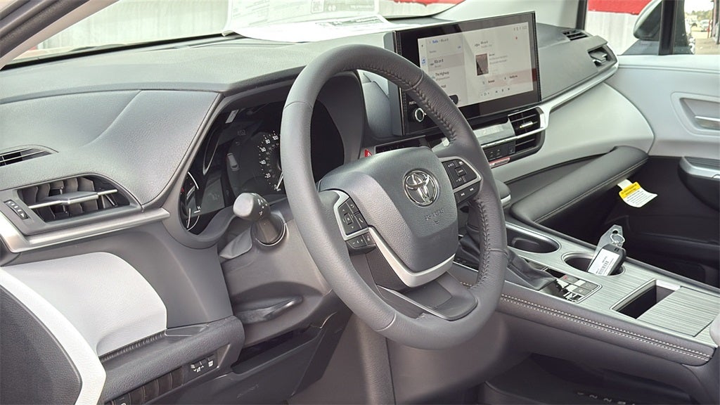 2026 Toyota Sienna XLE 8 Passenger
