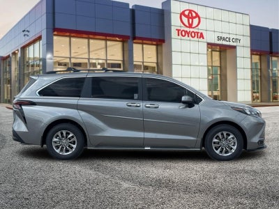 2026 Toyota Sienna XLE