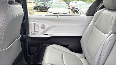 2026 Toyota Sienna XLE 8 Passenger
