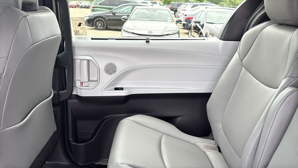 2026 Toyota Sienna XLE 8 Passenger
