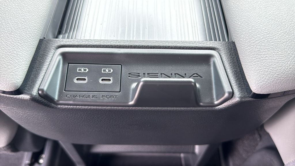 2026 Toyota Sienna XLE 8 Passenger