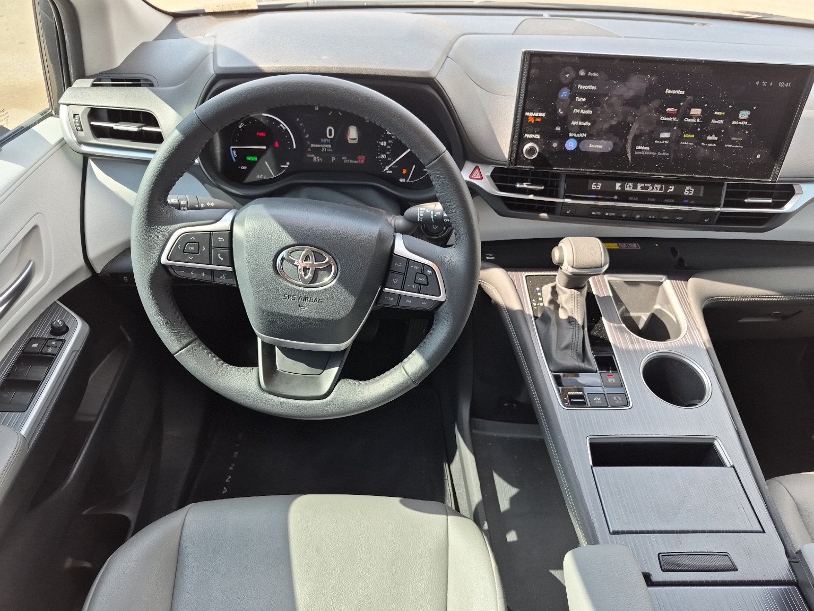 2025 Toyota Sienna XLE 8 Passenger