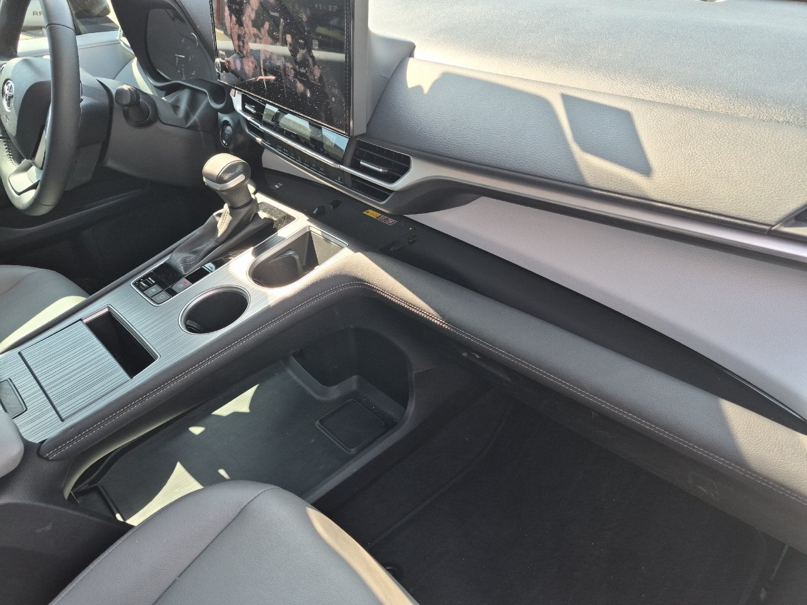 2025 Toyota Sienna XLE 8 Passenger