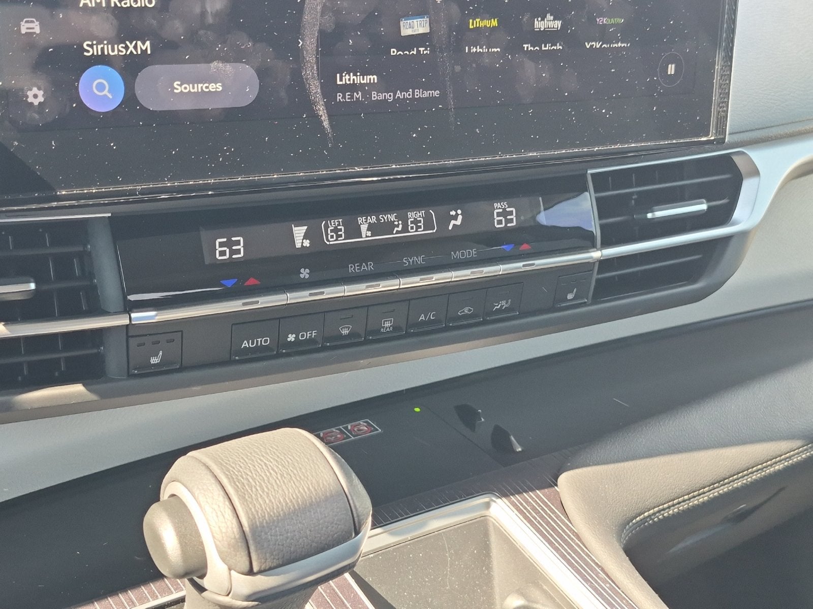 2025 Toyota Sienna XLE 8 Passenger
