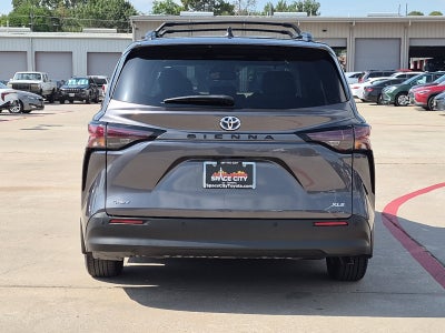 2025 Toyota Sienna XLE 8 Passenger