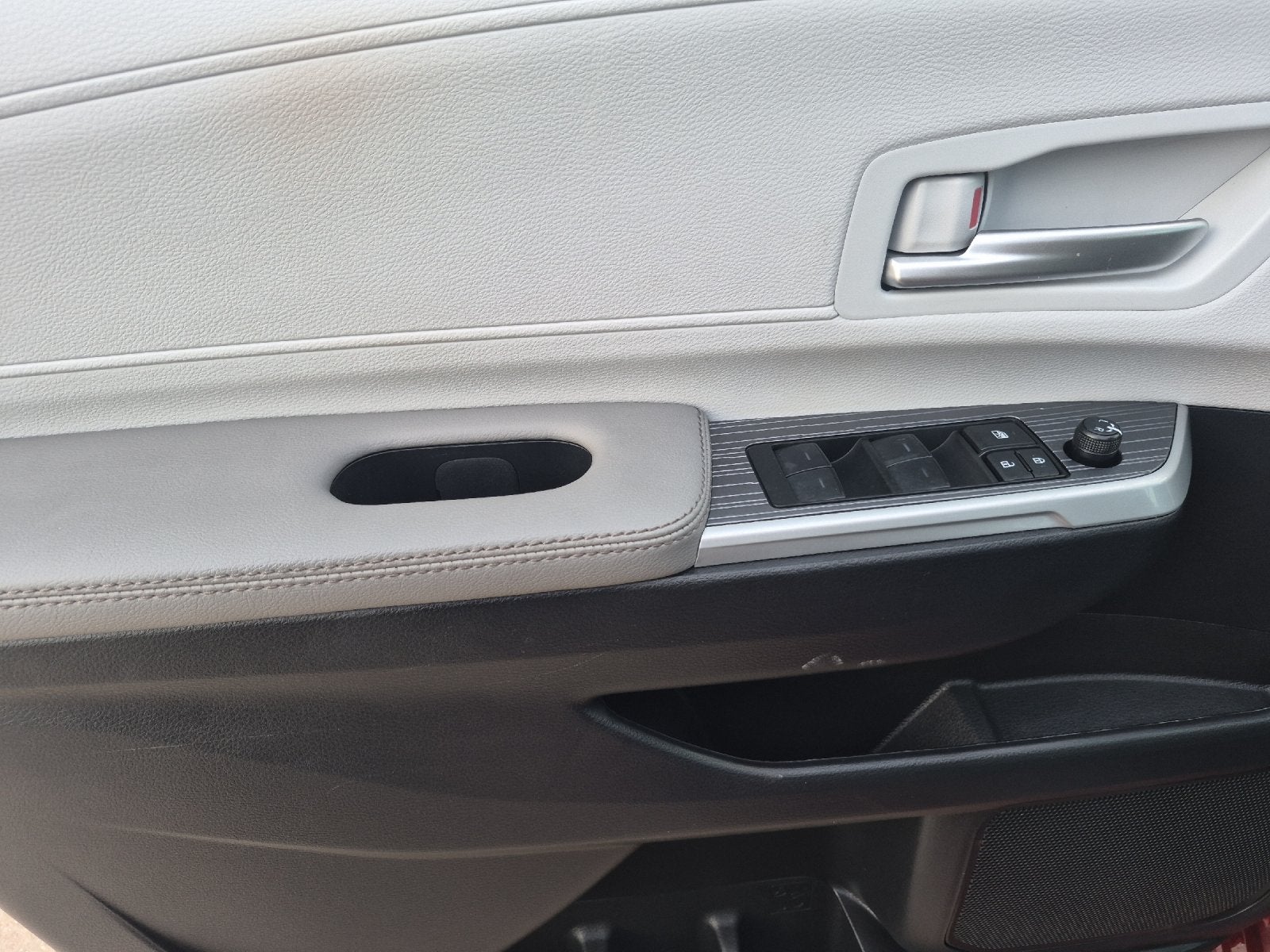 2025 Toyota Sienna XLE 8 Passenger