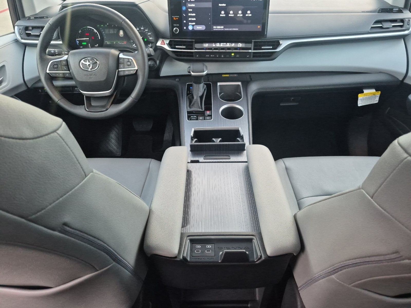 2025 Toyota Sienna XLE 8 Passenger