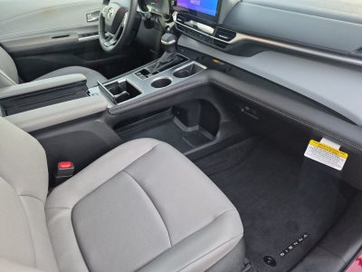 2025 Toyota Sienna XLE 8 Passenger