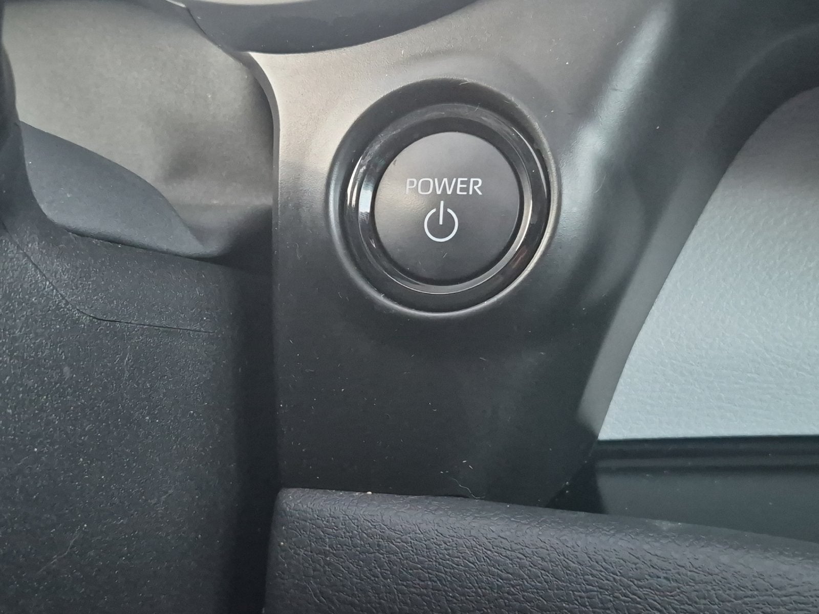 2025 Toyota Sienna XLE 8 Passenger