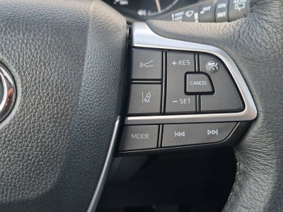 2025 Toyota Sienna XLE 8 Passenger