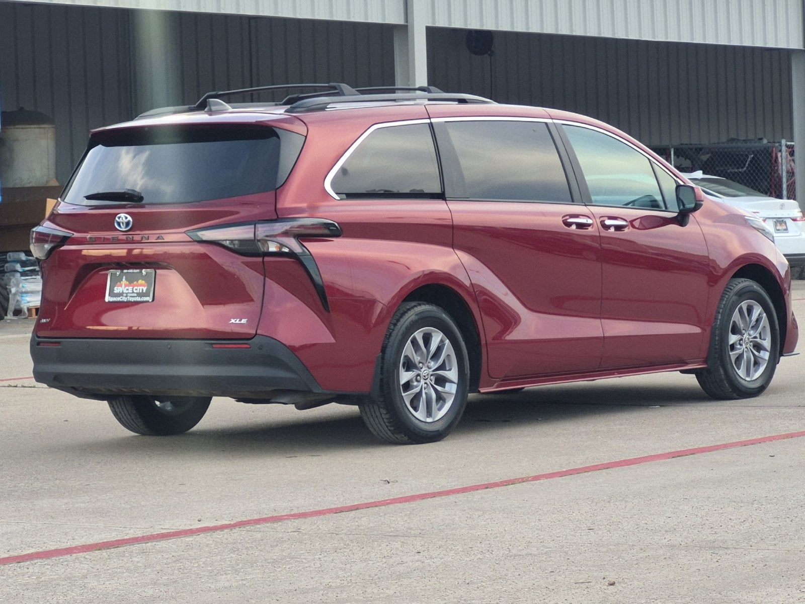 2025 Toyota Sienna XLE 8 Passenger