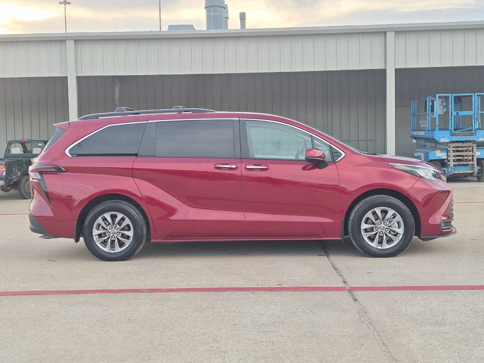 2025 Toyota Sienna XLE 8 Passenger