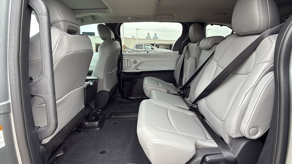 2026 Toyota Sienna XLE 8 Passenger