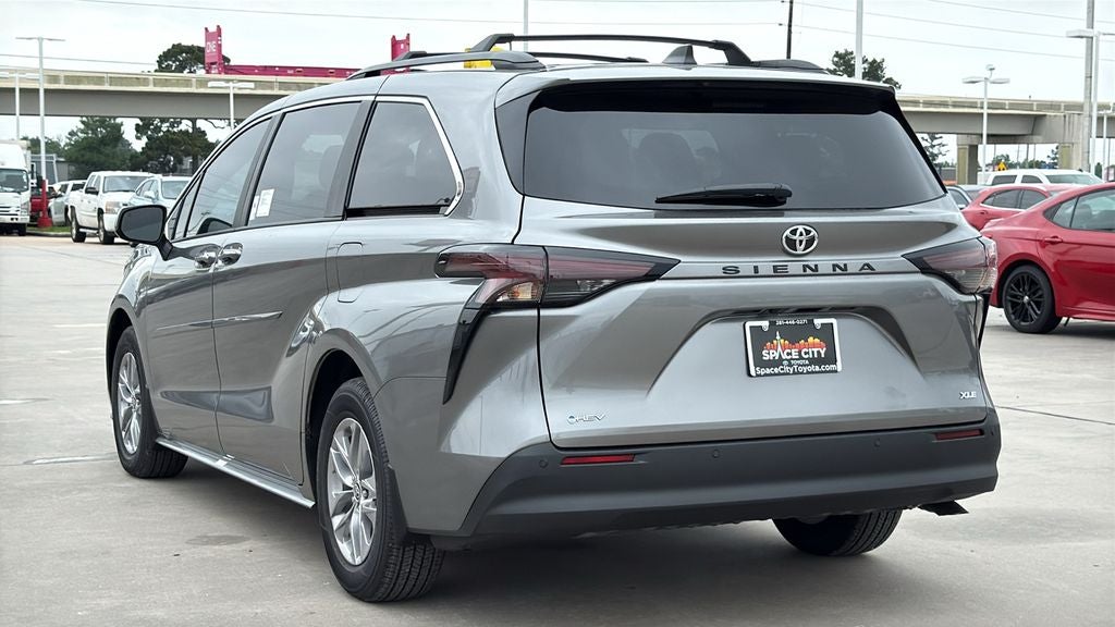 2026 Toyota Sienna XLE 8 Passenger