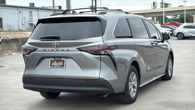 2026 Toyota Sienna XLE 8 Passenger