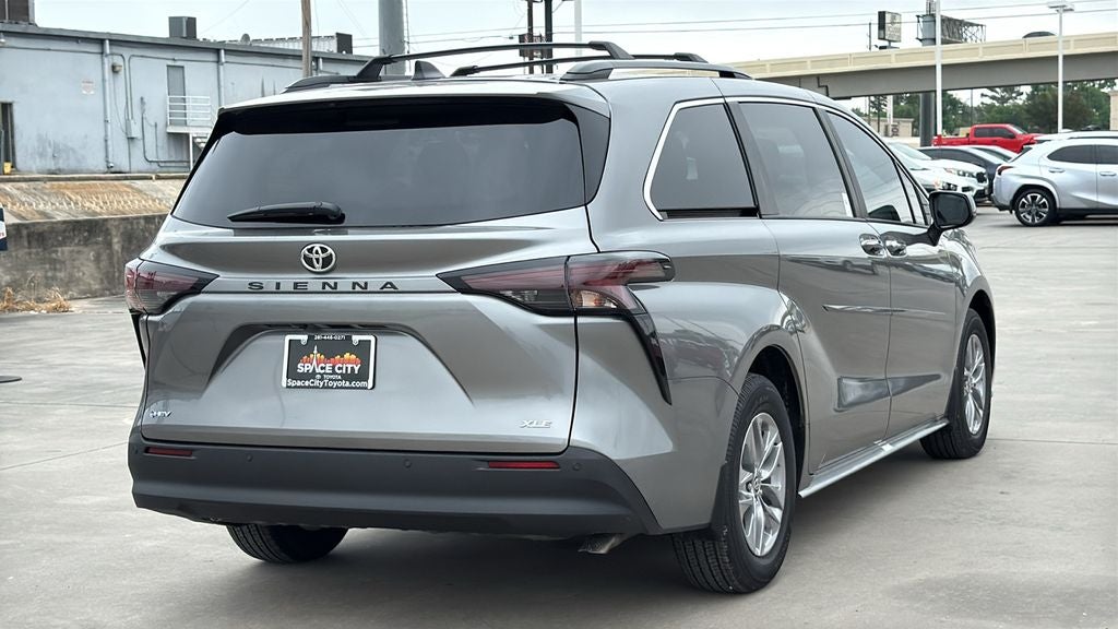 2026 Toyota Sienna XLE 8 Passenger