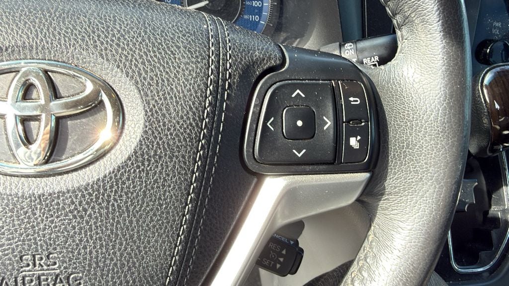 2017 Toyota SIENNA XLE 3.5L XLE 8 Passenger