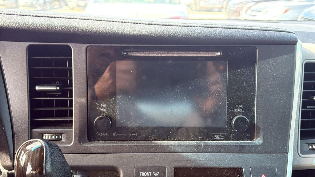 2017 Toyota SIENNA XLE 3.5L XLE 8 Passenger