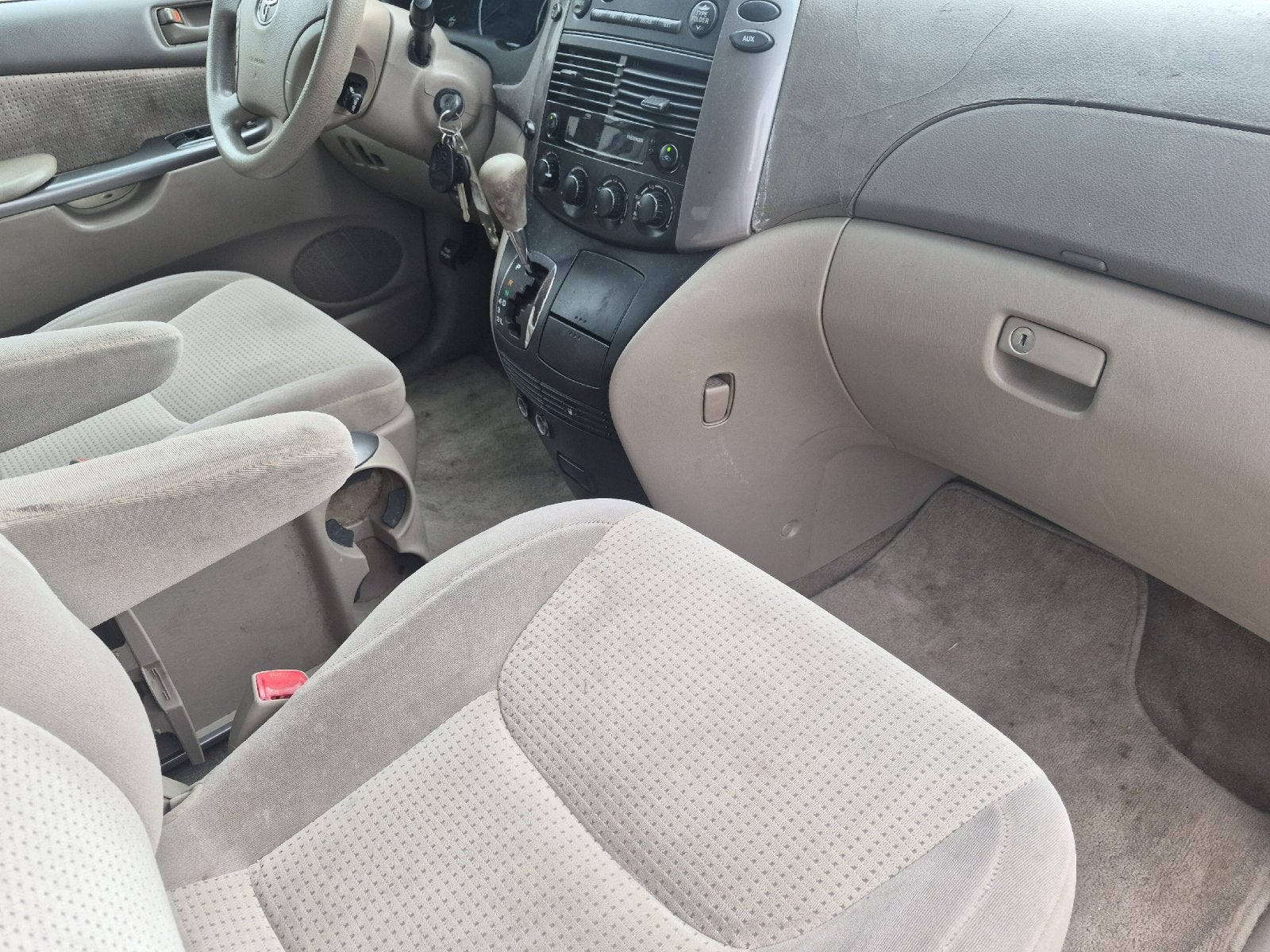 2008 Toyota SIENNA LE