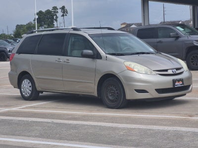 2008 Toyota SIENNA LE