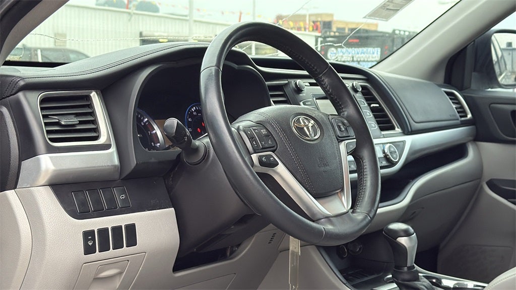 2015 Toyota HIGHLANDER LE V6