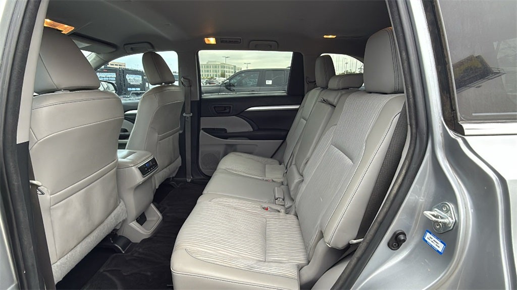 2015 Toyota HIGHLANDER LE V6