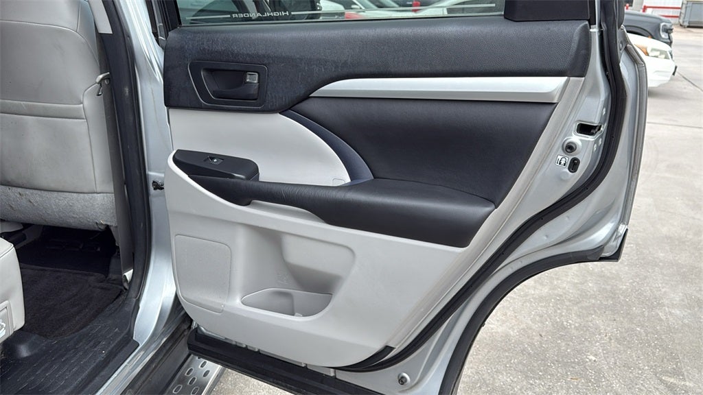 2015 Toyota HIGHLANDER LE V6